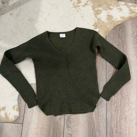 Aritzia Wilfred free olive green Wolter Sweater - Picture 2 of 6